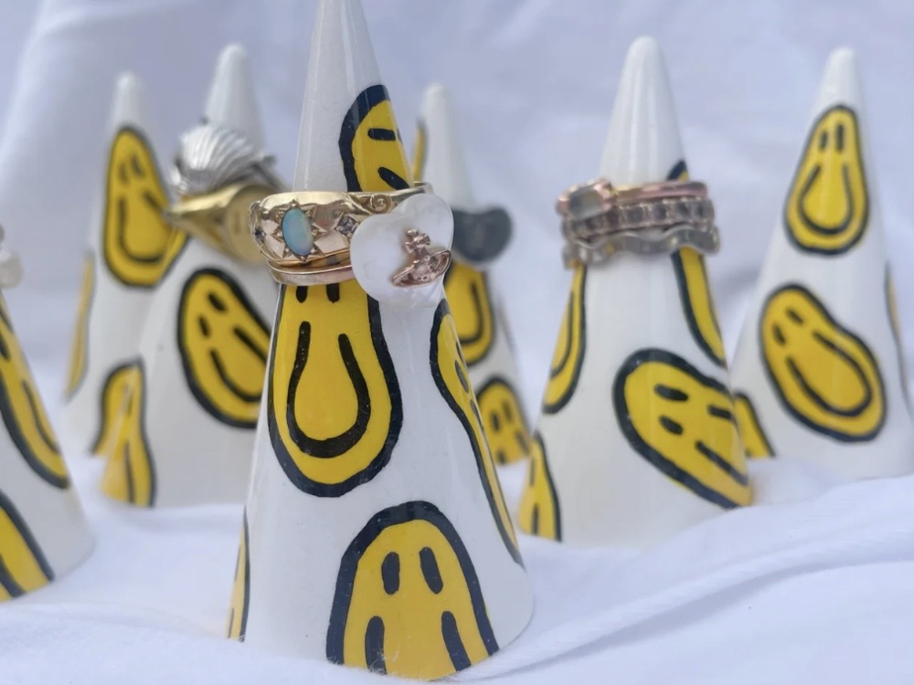 Smiley ring stacker